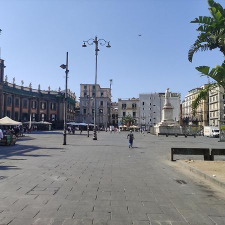 Na' Stanza In Piazza Appartement Napels Buitenkant foto