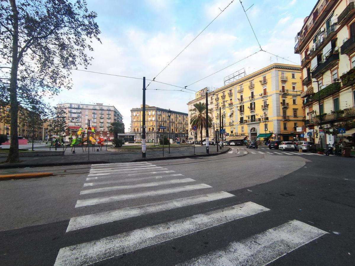 Na' Stanza In Piazza Appartement Napels Buitenkant foto