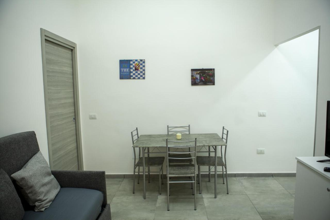Na' Stanza In Piazza Appartement Napels Buitenkant foto