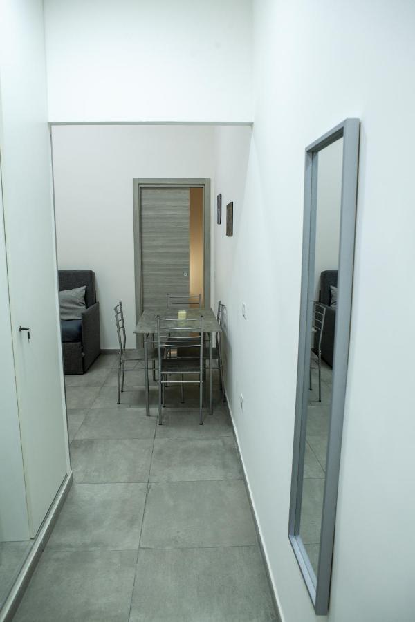Na' Stanza In Piazza Appartement Napels Buitenkant foto