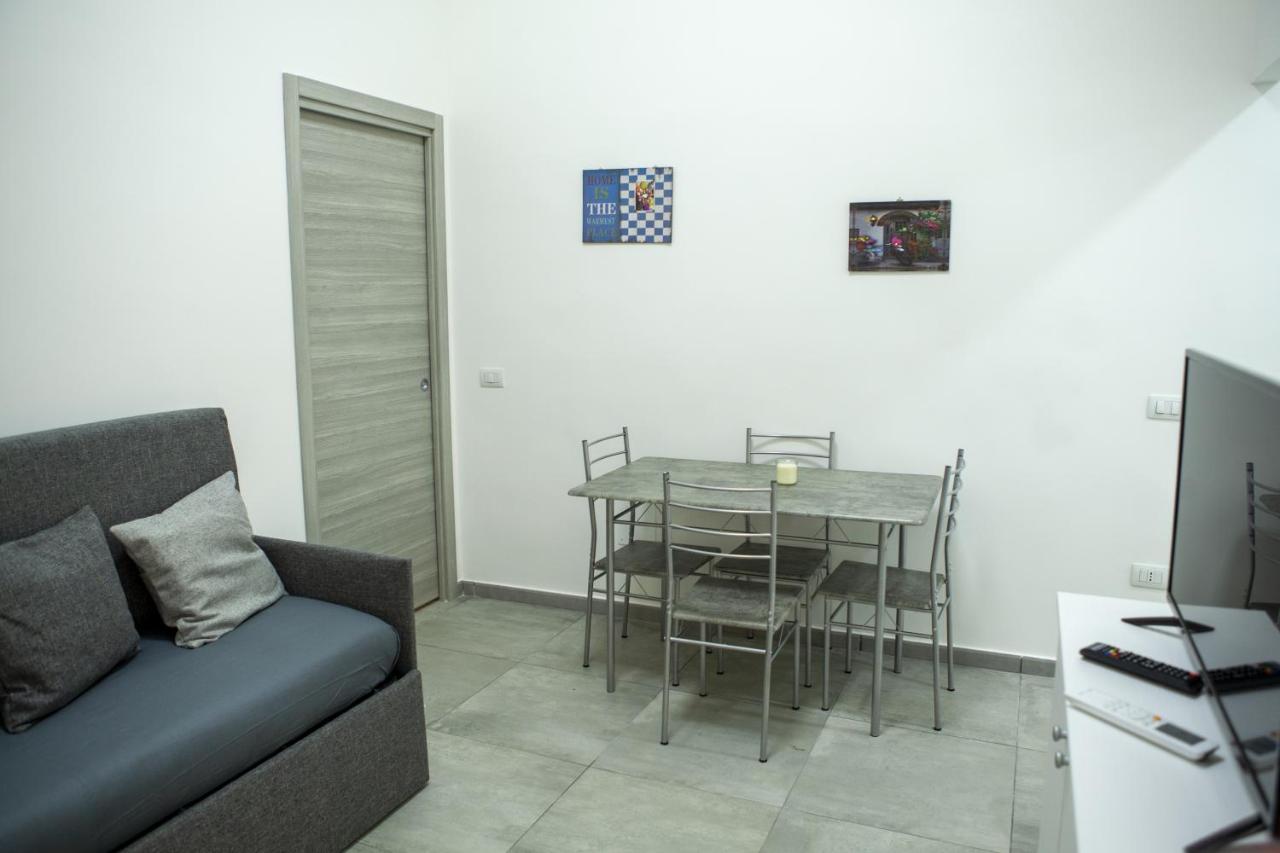 Na' Stanza In Piazza Appartement Napels Buitenkant foto